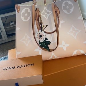 Onthego Giant Monogram By the Pool Brume LV